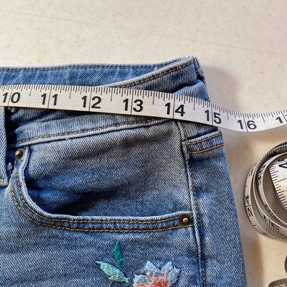 DRIFTWOOD Light Blue Embroidered Floral Jean Shorts - Picture 7 of 8